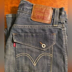 Vintage Levi’s 527. Low rise Boot Cut. 32x32.
